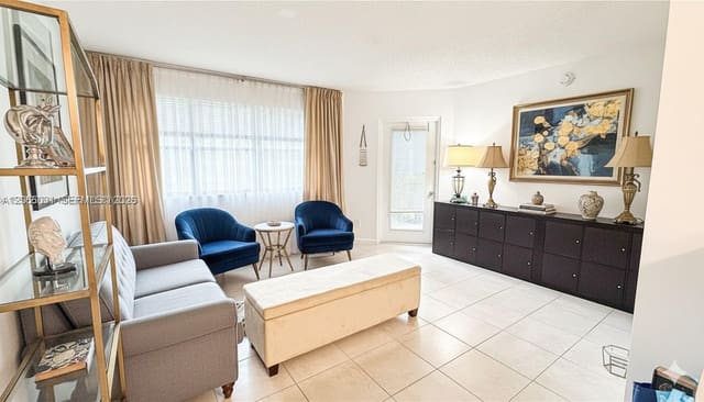 540 S Park Road 14-9, Hollywood, FL 33021