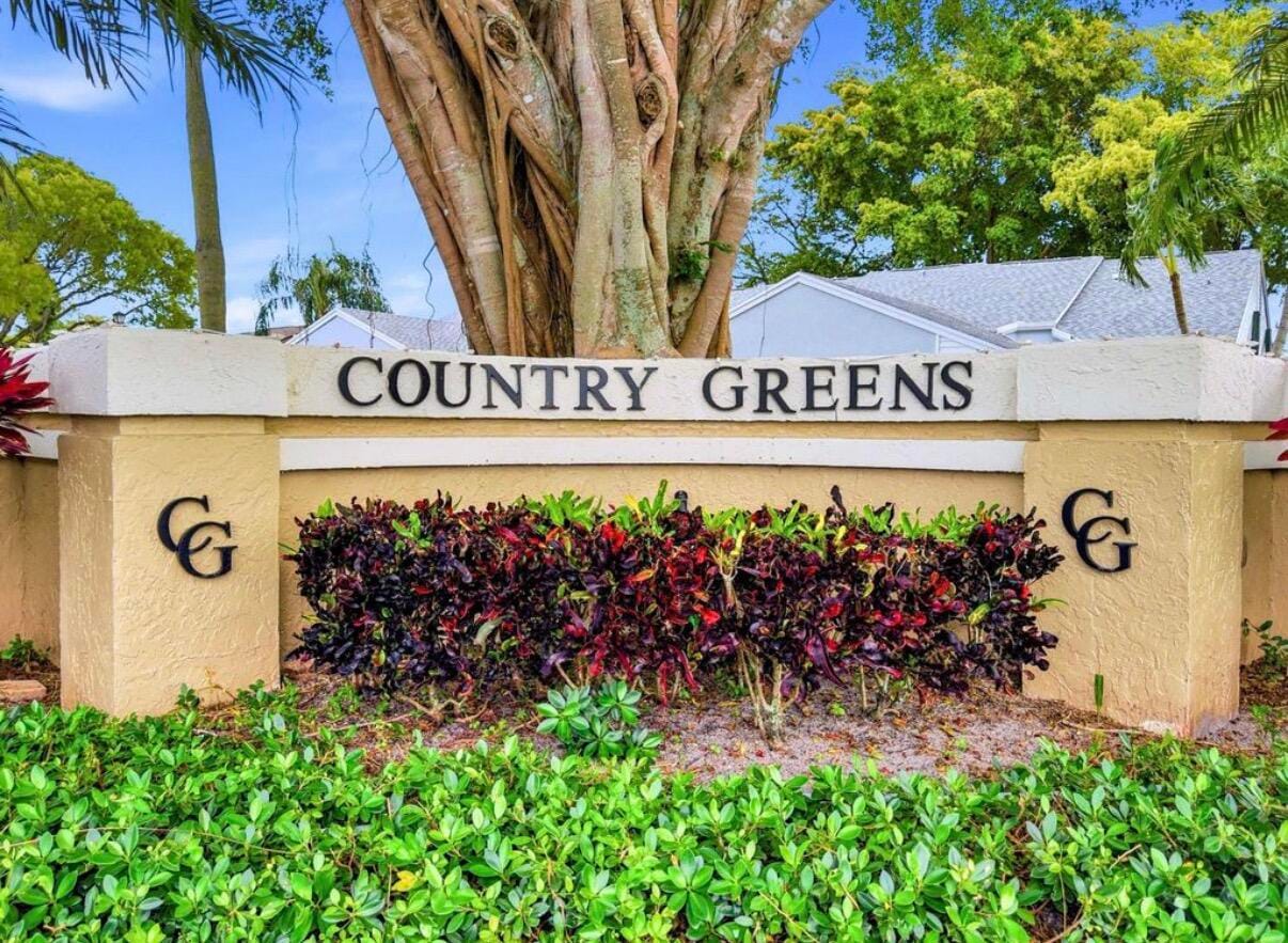 12269 COUNTRY GREENS Boulevard — photo 2