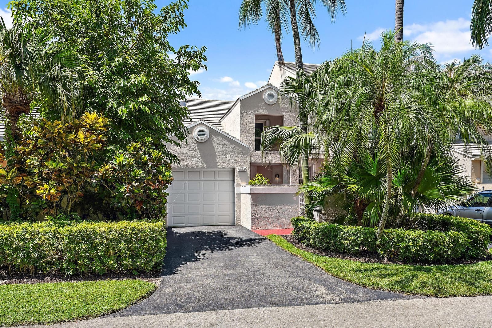 227 N Lakeshore Drive — photo 2