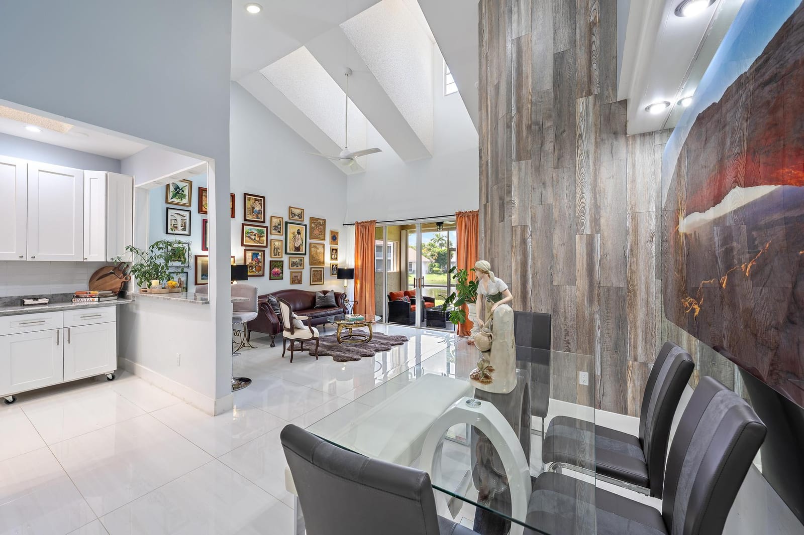 227 N Lakeshore Drive — photo 4