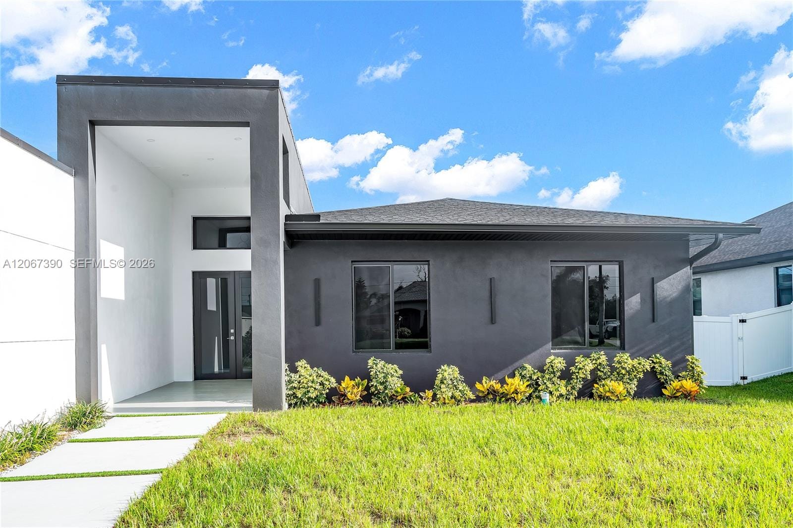 2700 2700 Sw Ember Terrace — photo 4
