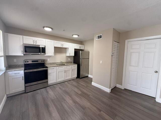 4393 Windsor Avenue 25 — photo 8
