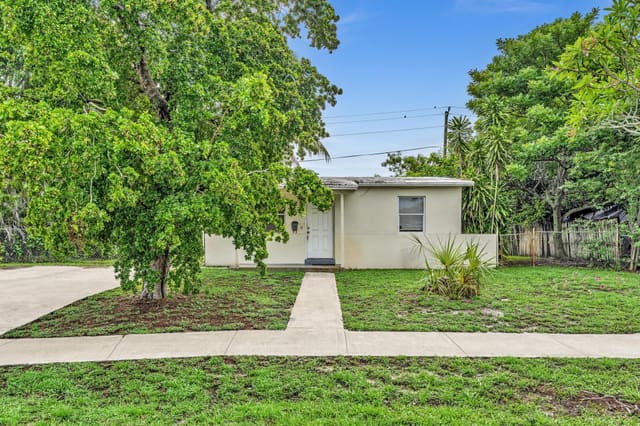 4936 NE 14TH Avenue, Pompano Beach, FL 33064