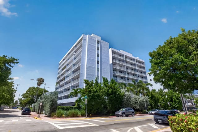 1045 10TH Street 301, The Park Gardens Condo, Miami Beach, FL