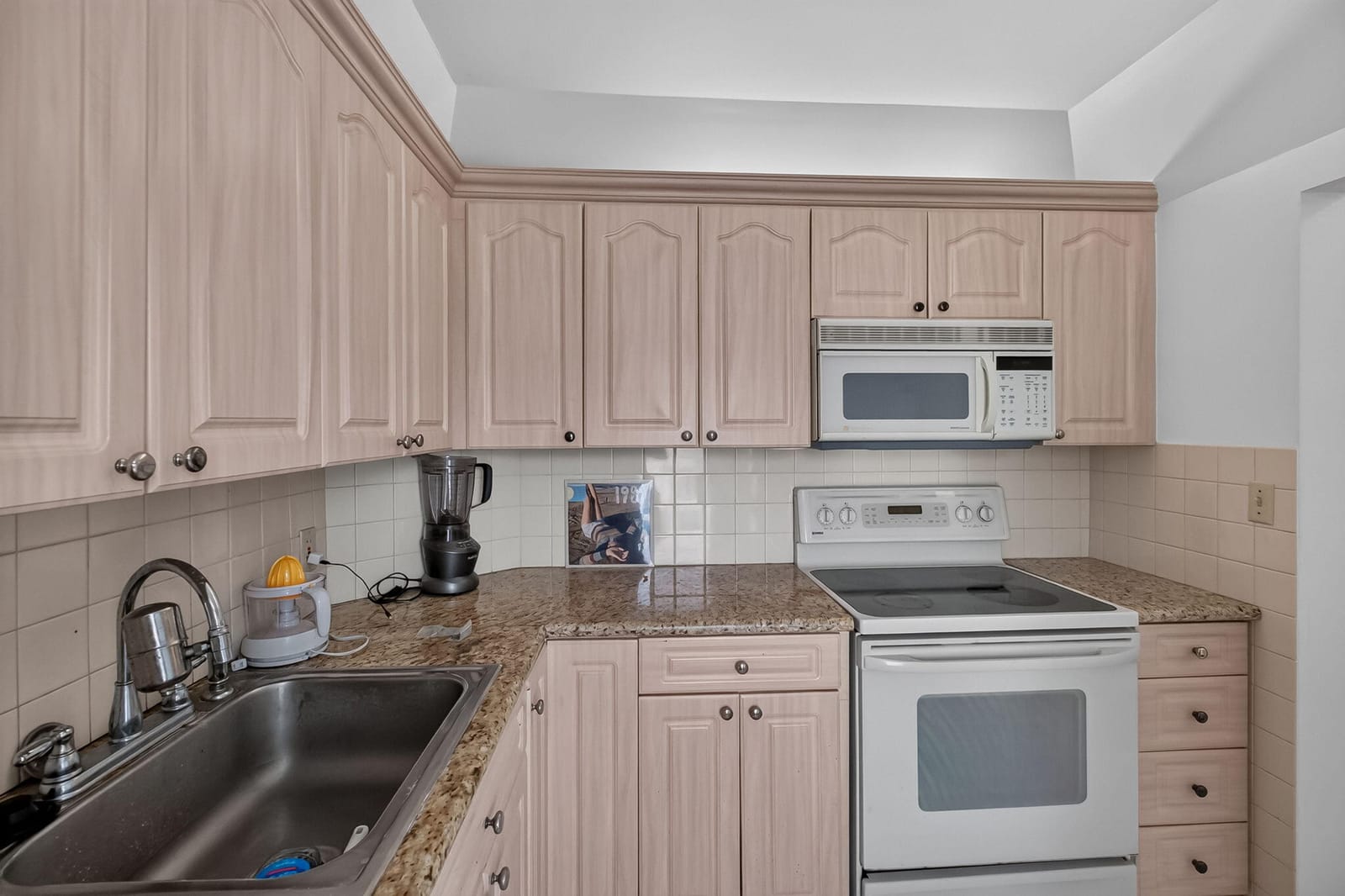 1045 10TH Street 301, Miami Beach, FL 33139 photo 13