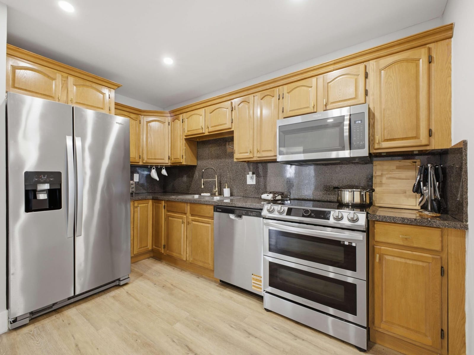 1320 RIVERSIDE Circle 1322 — photo 11