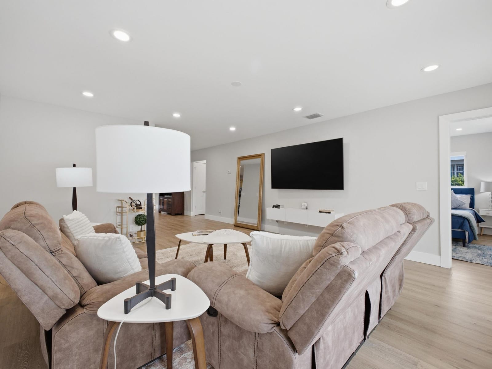 1320 RIVERSIDE Circle 1322 — photo 9