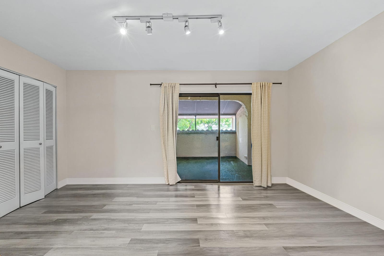 3728 Estepona Avenue 15-D-2, Doral, FL 33178 photo 27