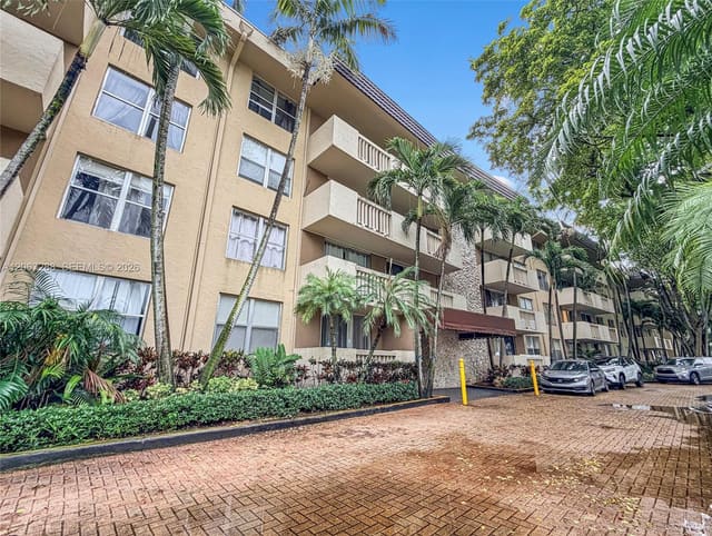 1800 Sans Souci Boulevard 239, North Miami, FL 33181