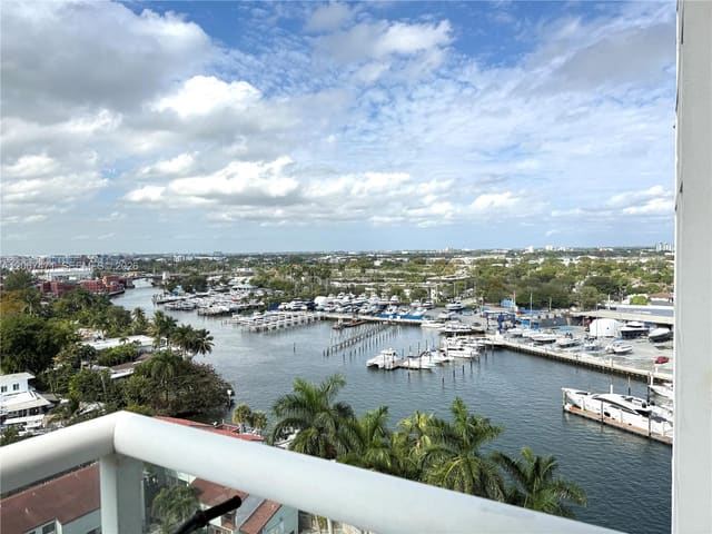 1861 S River Drive 1404, Terrazas Riverpark Village, Miami, FL