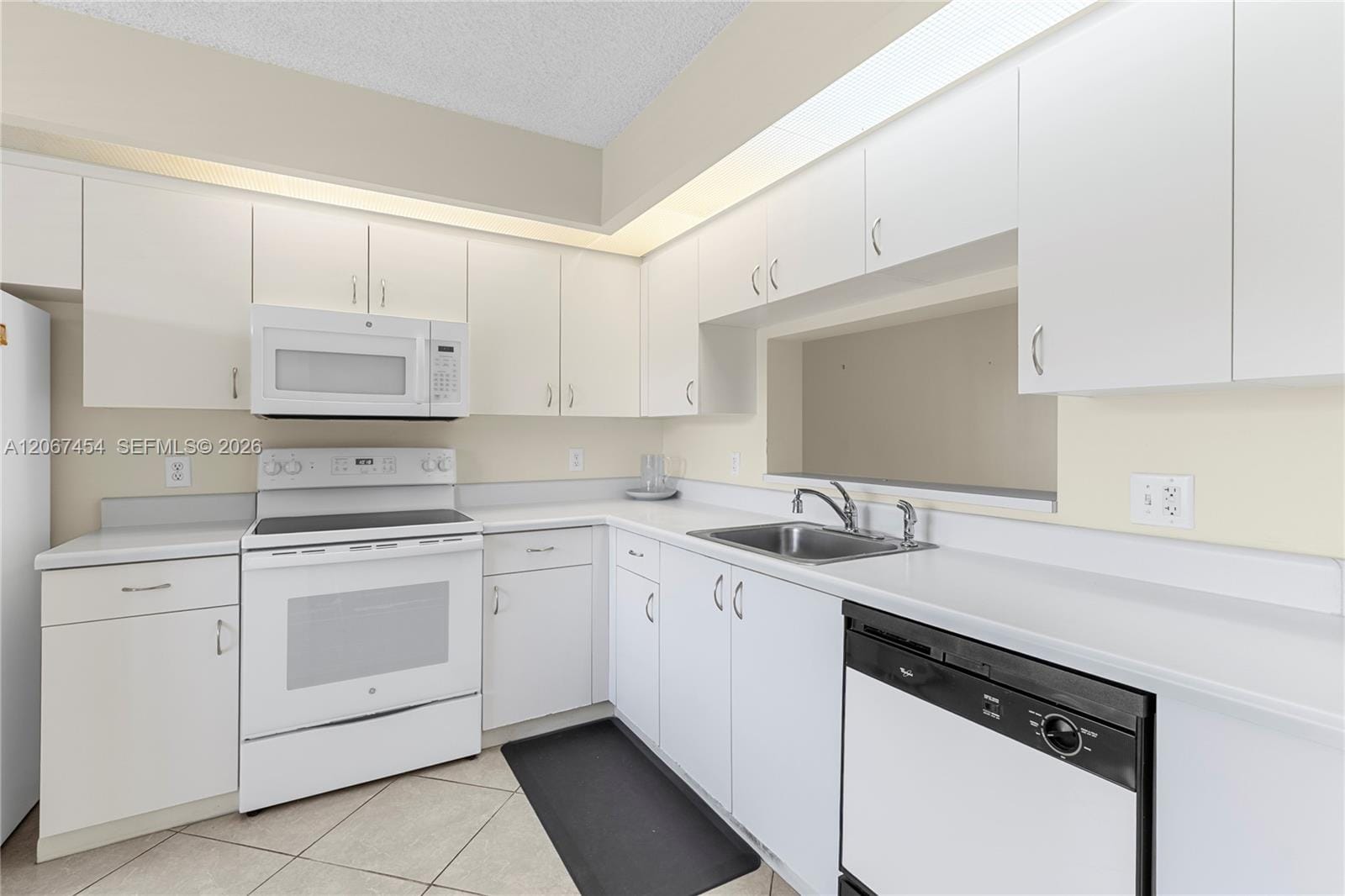 13705 SW 12th Street 208B — photo 3