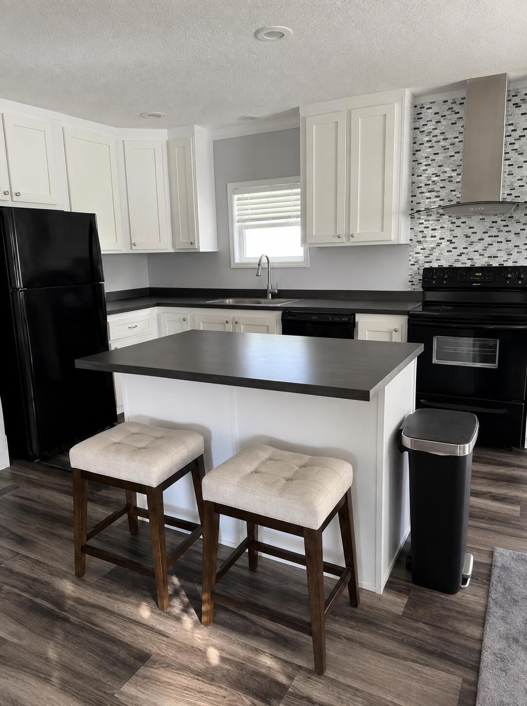 56 Manor Drive — photo 3