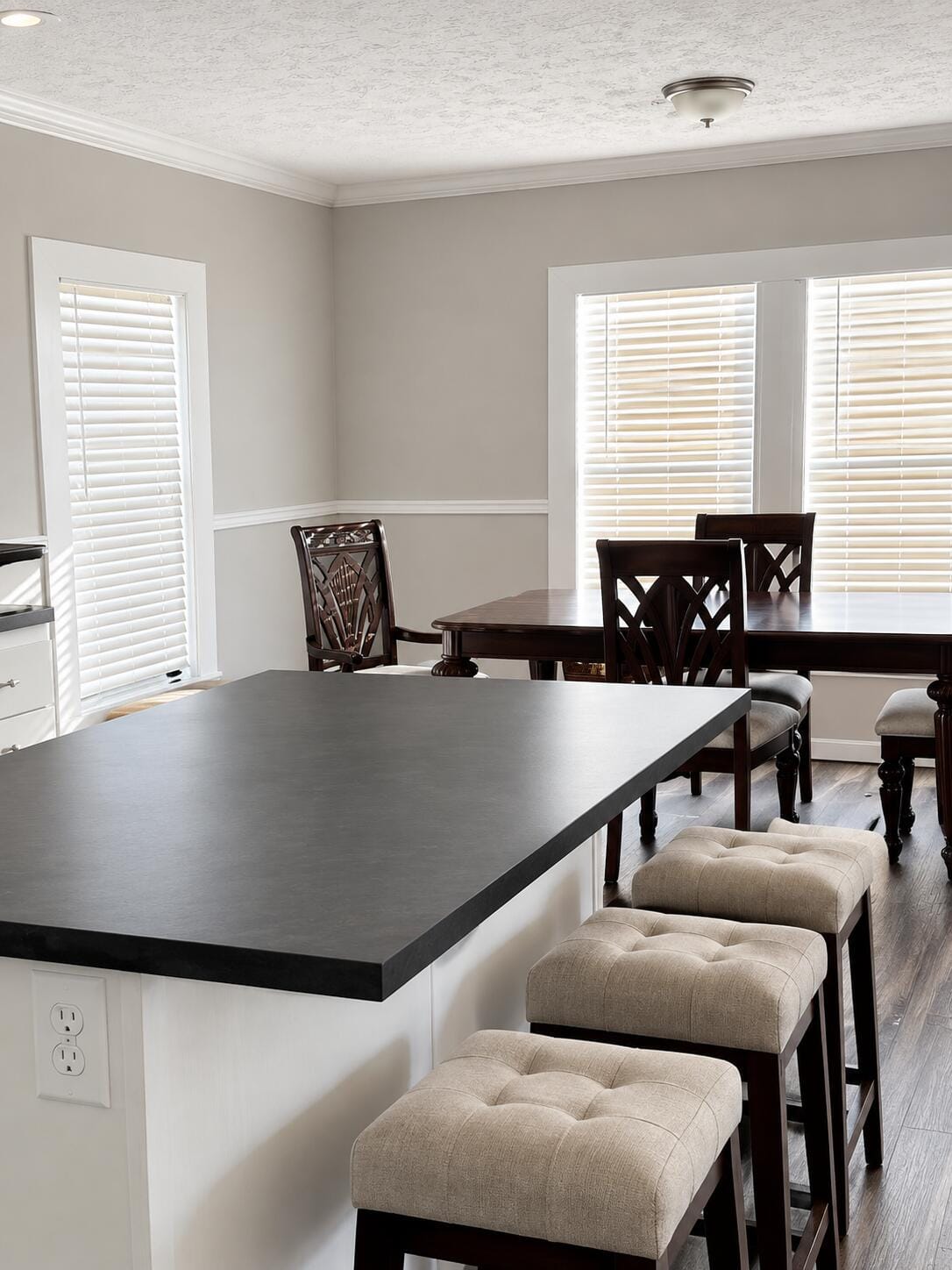 56 Manor Drive — photo 4
