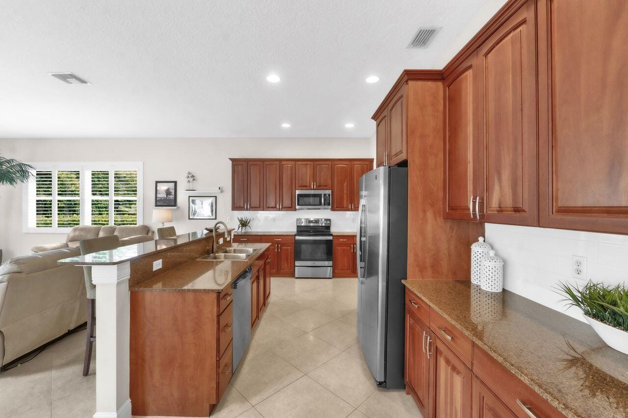 10715 Cambay Circle — photo 2