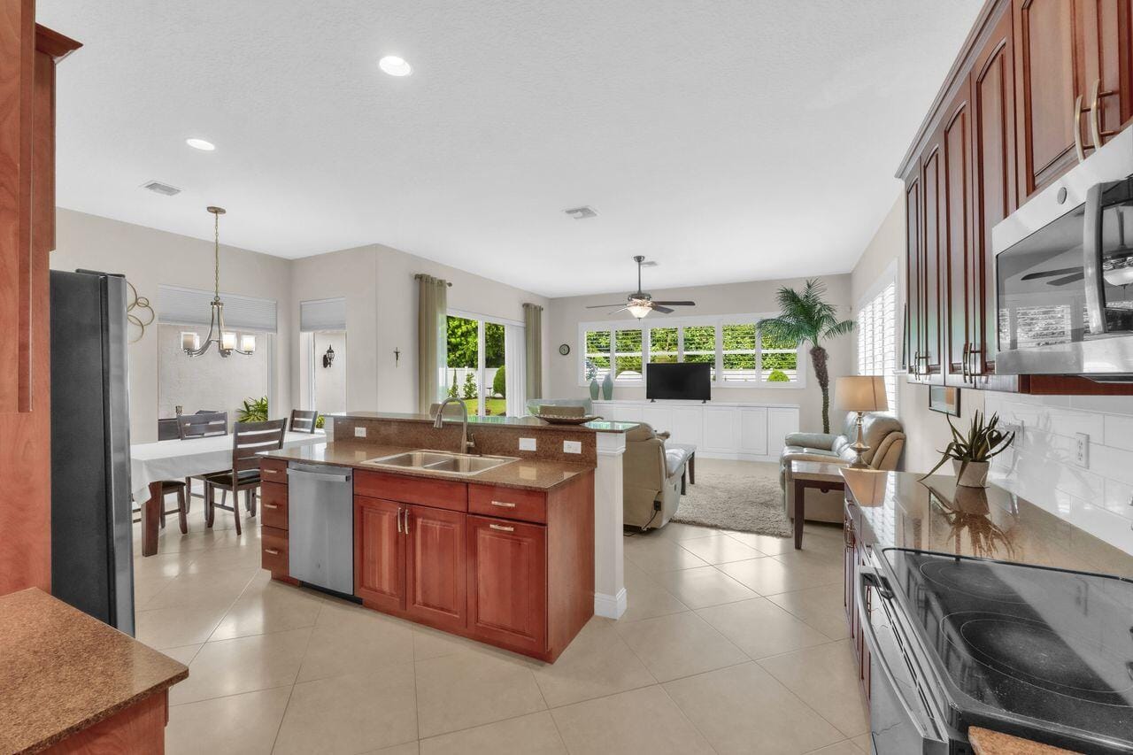 10715 Cambay Circle — photo 4