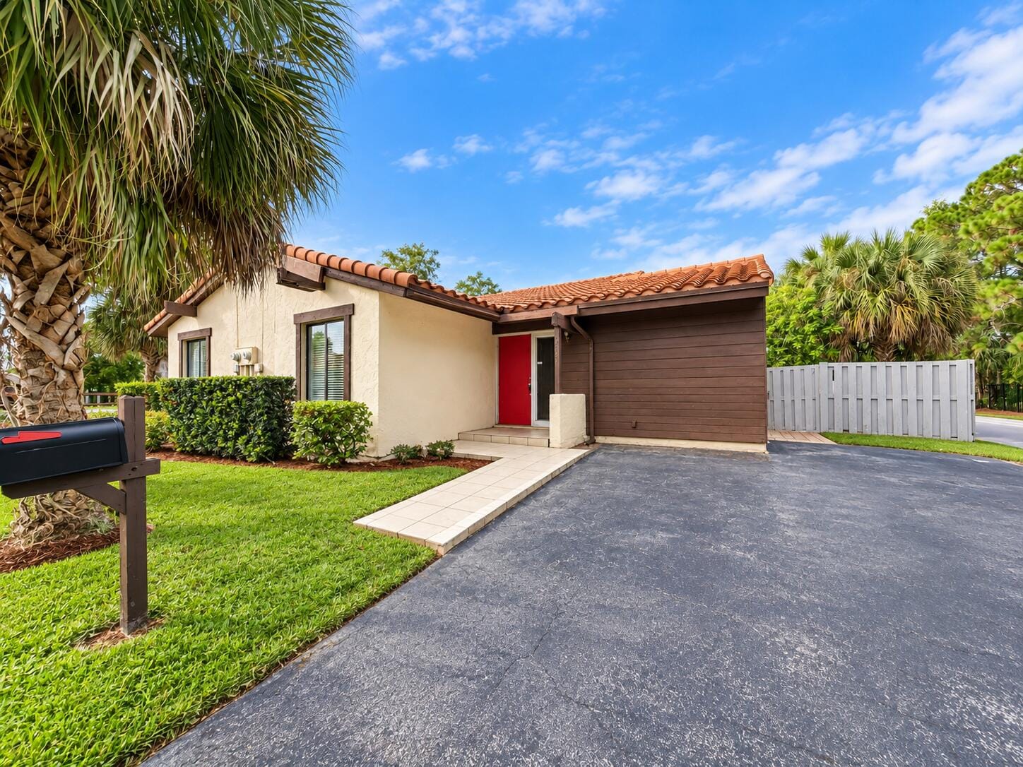 6287 Scotch Pine Lane — photo 1
