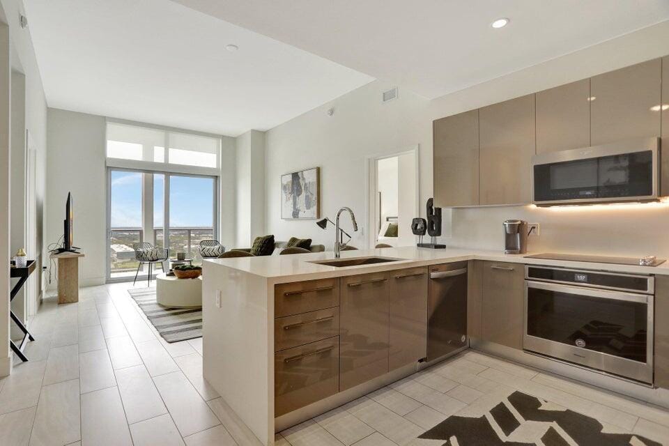 2000 METROPICA Way 2607 — photo 4
