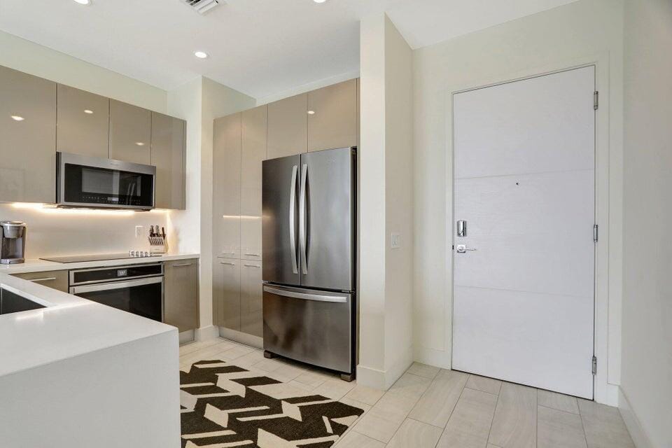 2000 METROPICA Way 2607 — photo 5