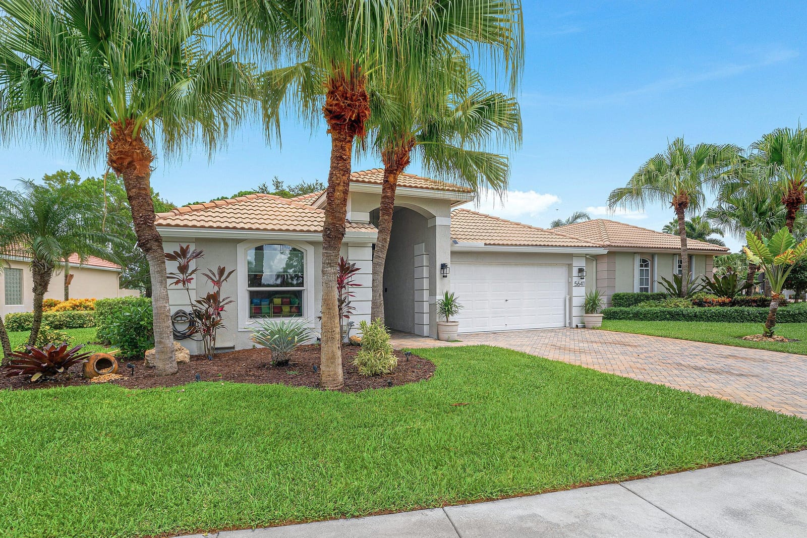 5641 FOUNTAINS Drive S 5641 — photo 3