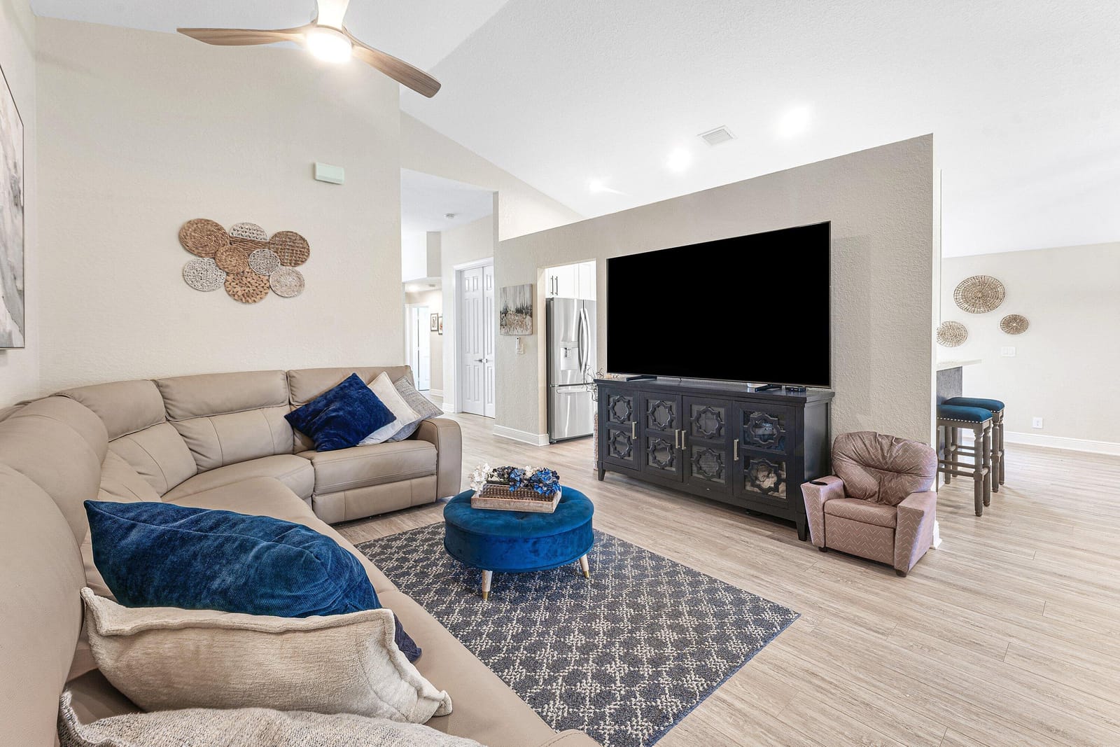 5641 FOUNTAINS Drive S 5641 — photo 8
