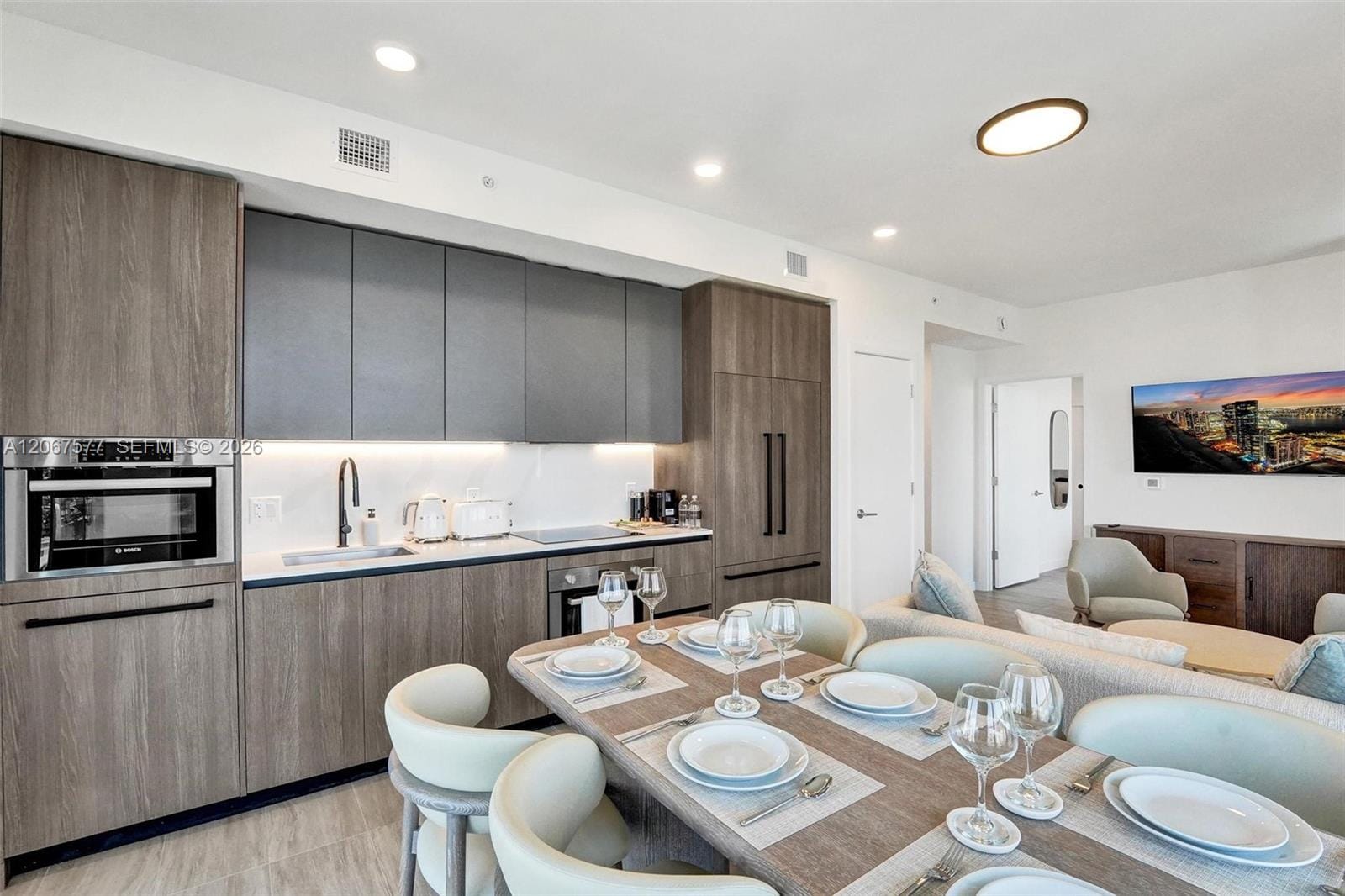 580 72 Street 1001, Miami Beach, FL 33141 photo 6