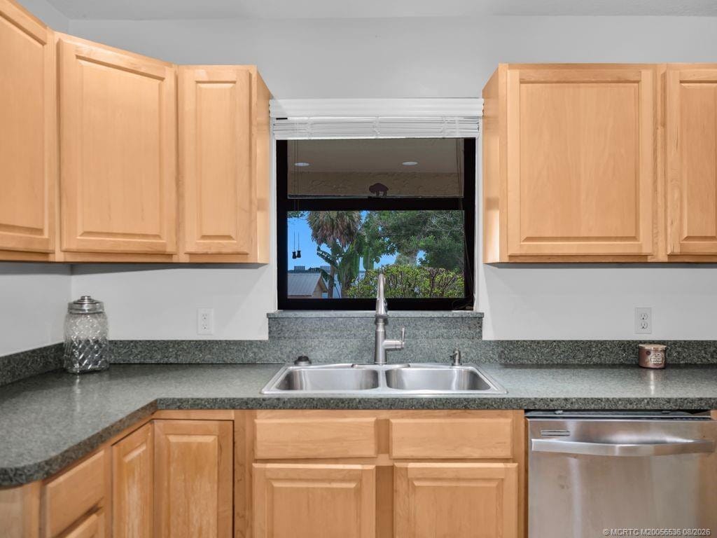 104 Sheridan Lane, Jensen Beach, FL 34957 photo 13