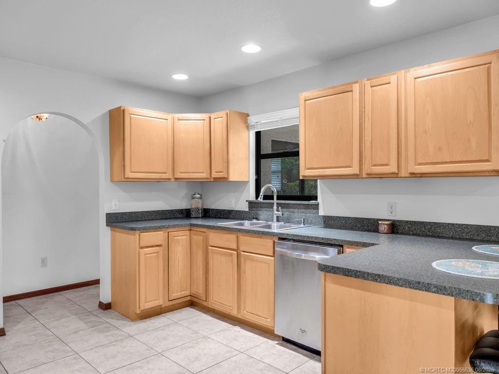 104 Sheridan Lane, Jensen Beach, FL 34957 photo 14