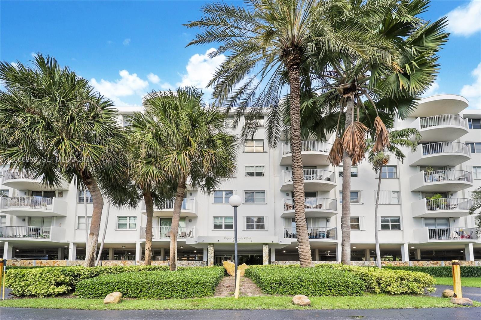 210 Sea View Drive 409, Key Biscayne, FL 33149