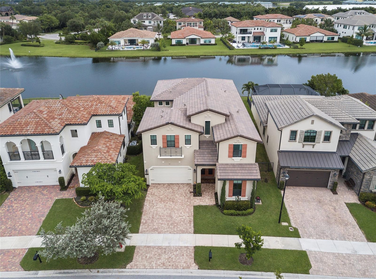 8484 GRAND PRIX Lane — photo 5