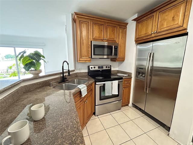 3409 NW 44th Street 106, Oakland Park, FL 33309