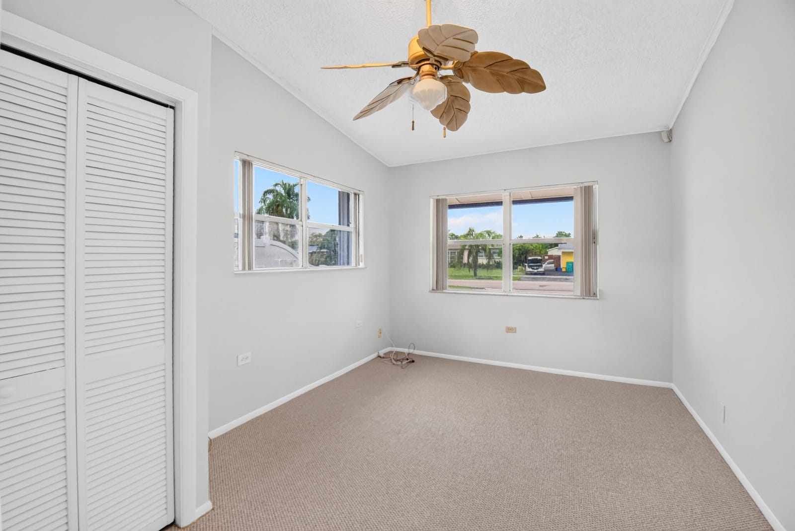 129 GREENBRIER Drive — photo 11