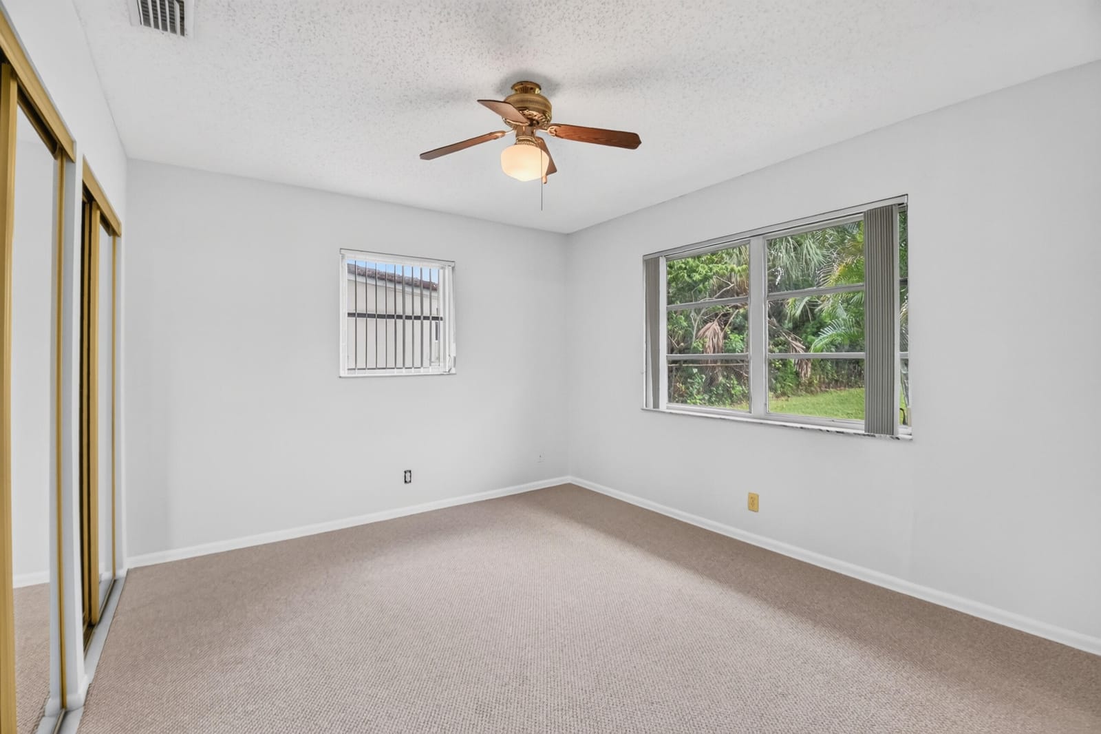 129 GREENBRIER Drive, Palm Springs, FL 33461 photo 14