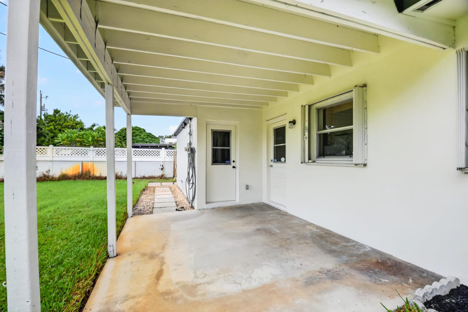 129 GREENBRIER Drive, Palm Springs, FL 33461 photo 19
