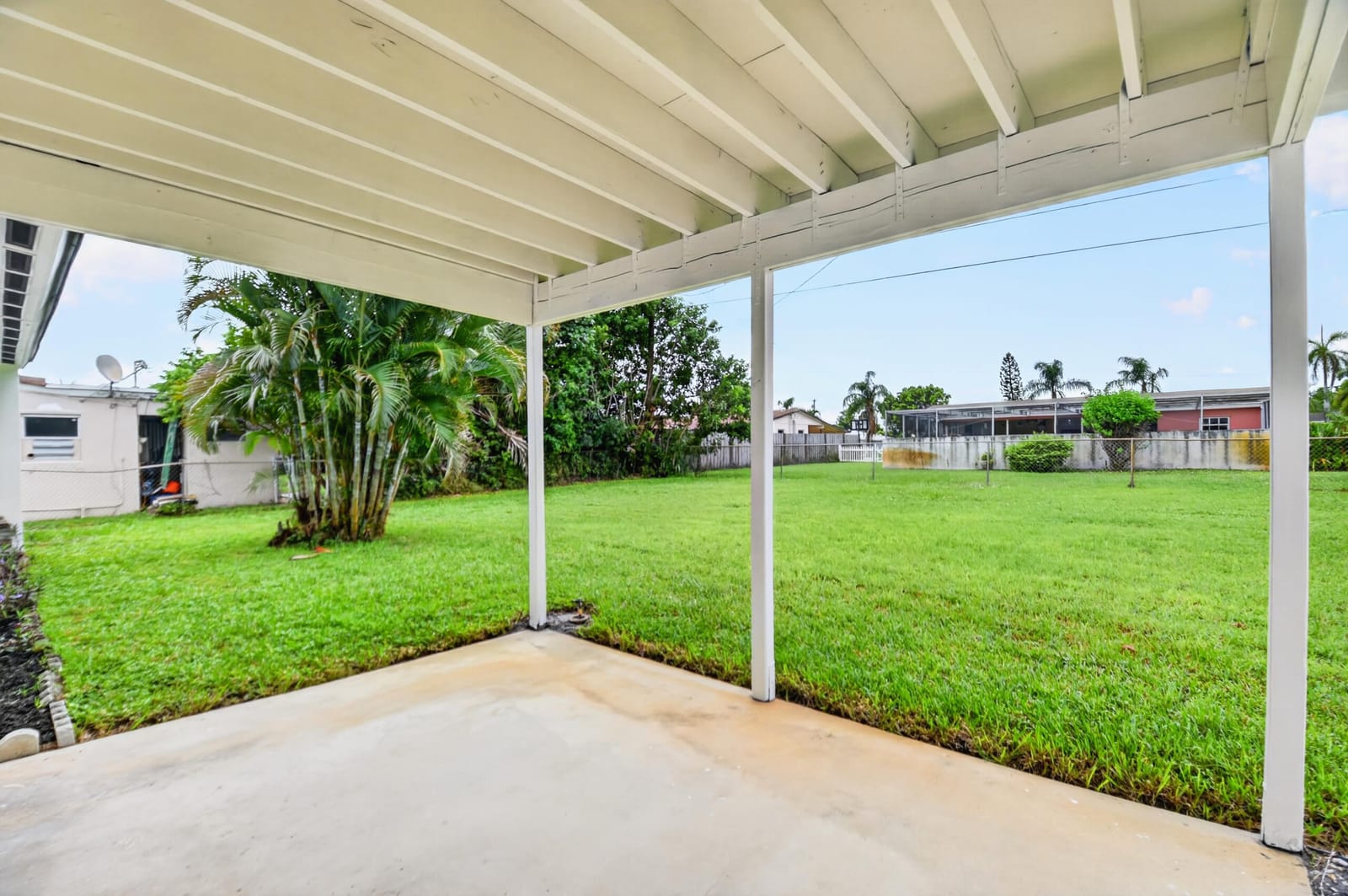 129 GREENBRIER Drive, Palm Springs, FL 33461 photo 22
