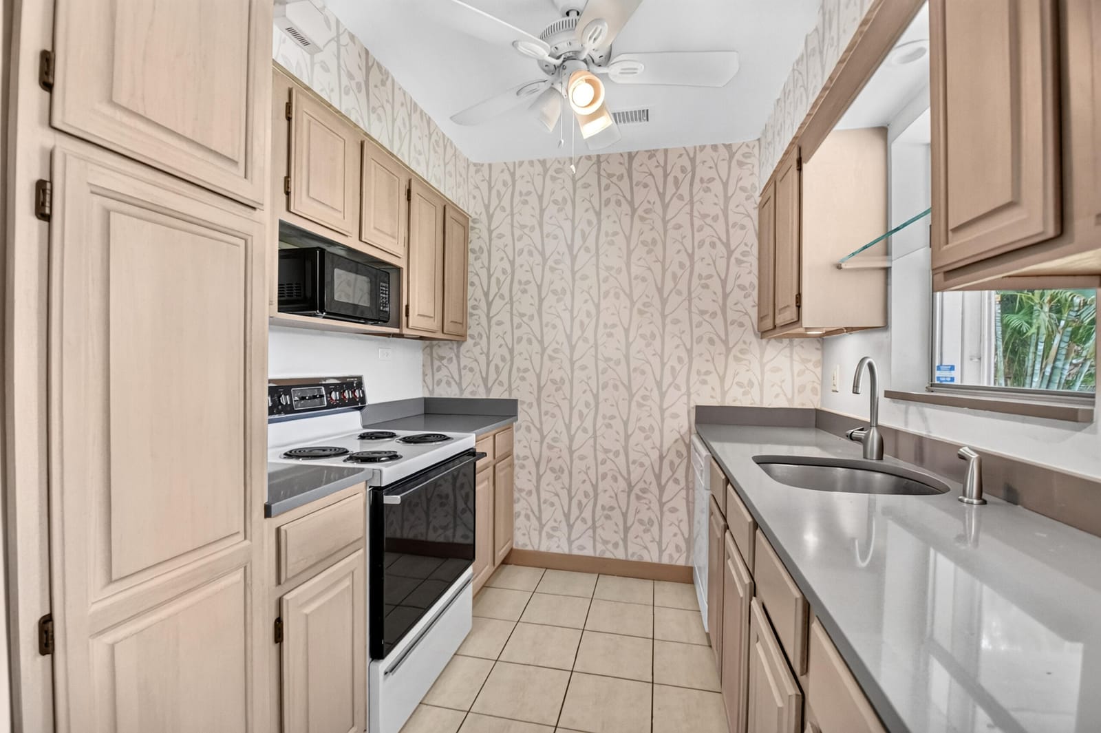 129 GREENBRIER Drive — photo 7