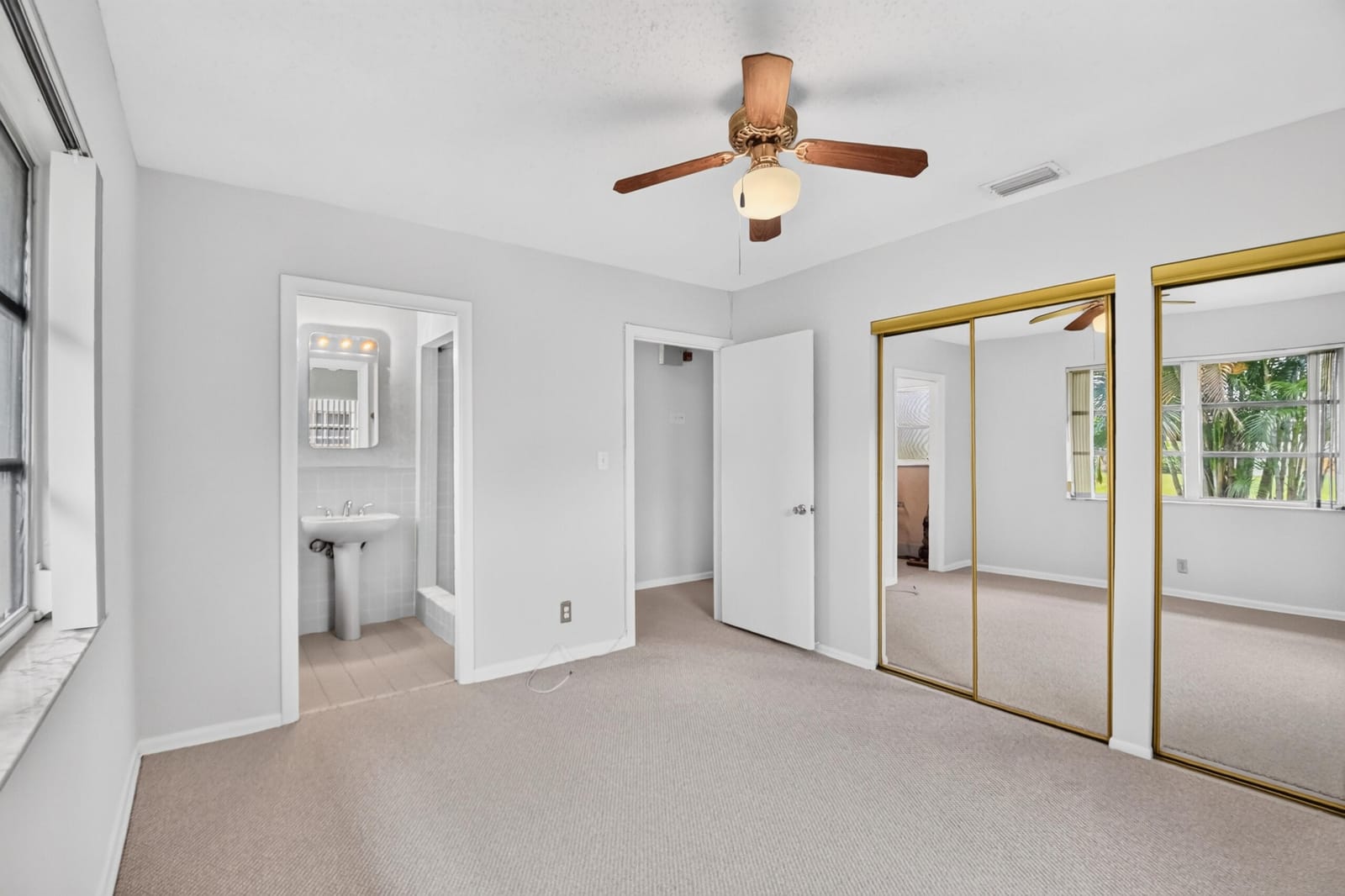 129 GREENBRIER Drive — photo 10