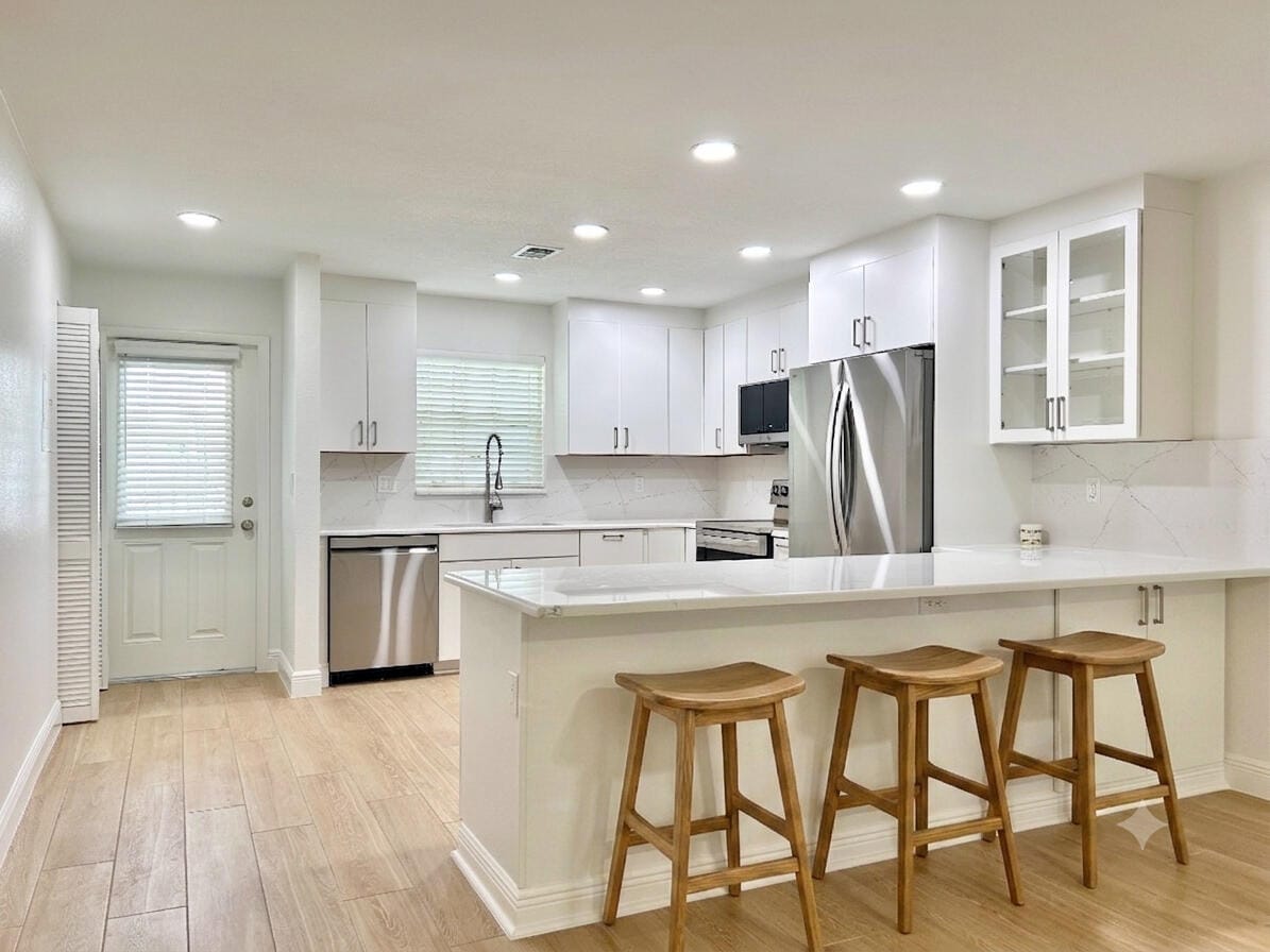 900 Jasmine Lane — photo 3