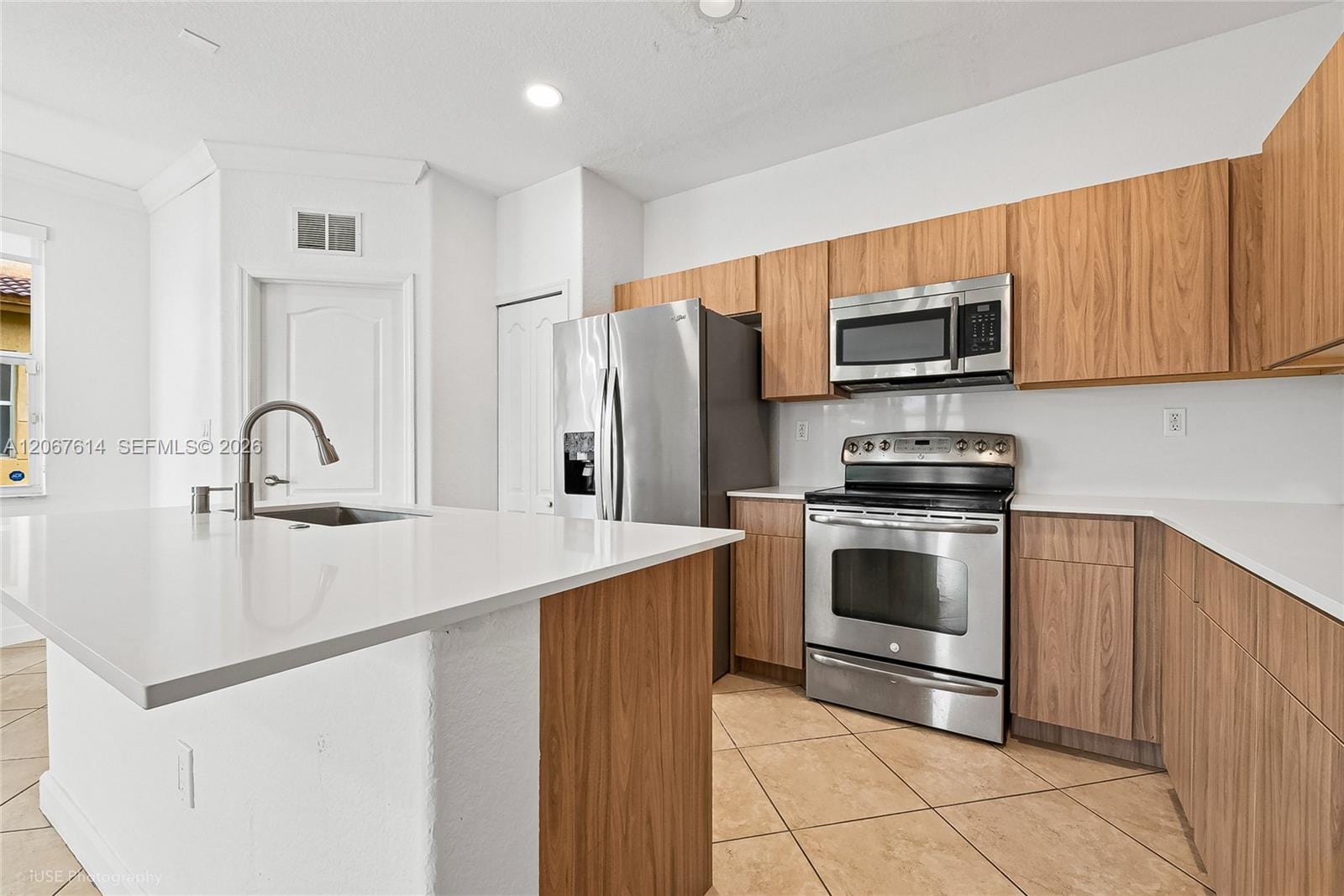 8666 NW 109th Court 8666 — photo 4