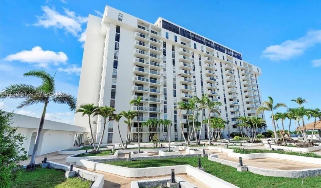 13499 Biscayne Boulevard PH1712 — photo 2