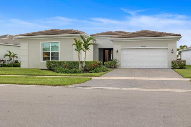 10438 SW AQUILA Way, sold in Telaro At Southern Grove, Port St Lucie, FL