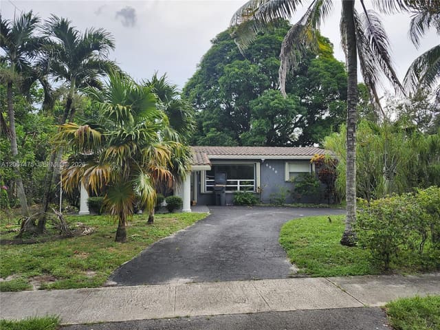 6570 Thomas Street -, Hollywood, FL 33024