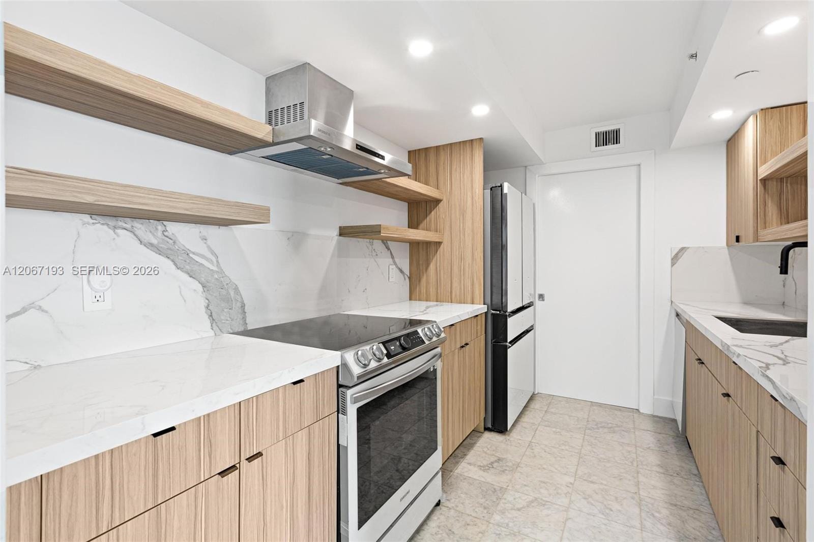6917 Collins Avenue 1009 — photo 8