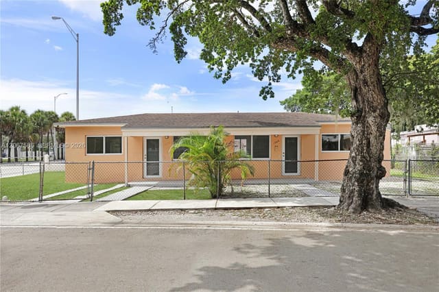1202 NW 34th Street 1202, Miami, FL 33142