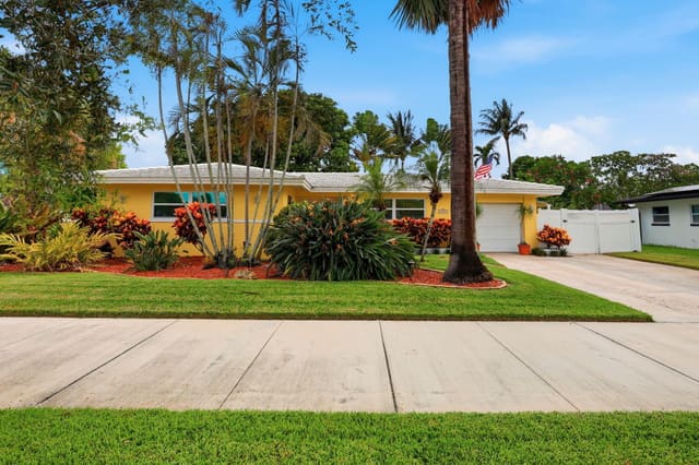 499 SW 12TH Avenue, sold in Boca Raton Square Unit 1, Boca Raton, FL