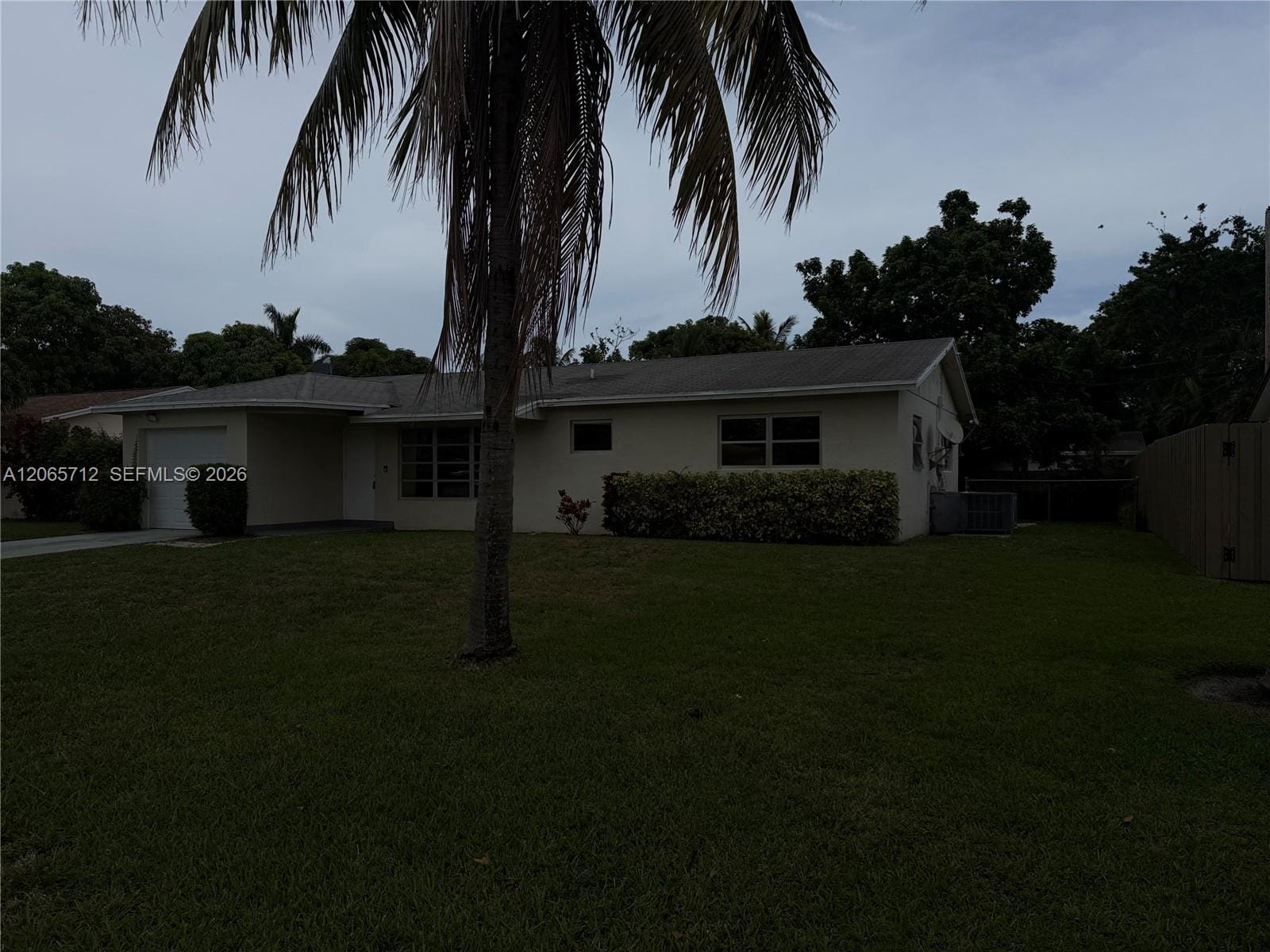 3070 SE 1st Place — photo 2