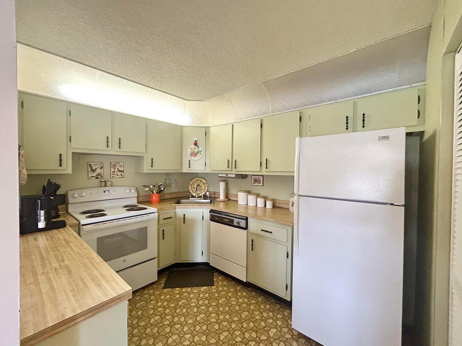 132 Lake Pine Circle B-2 — photo 8