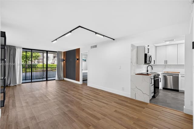 3301 N Country Club Drive 101, Aventura, FL 33180