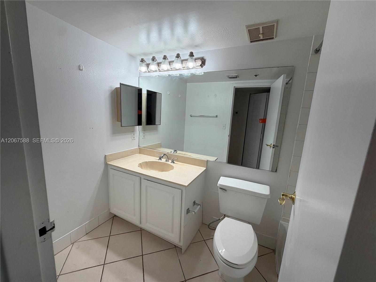 7601 E Treasure Drive 902 — photo 7