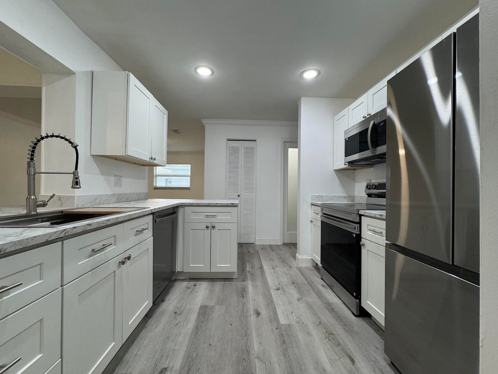1331 W Campanelli Drive — photo 4