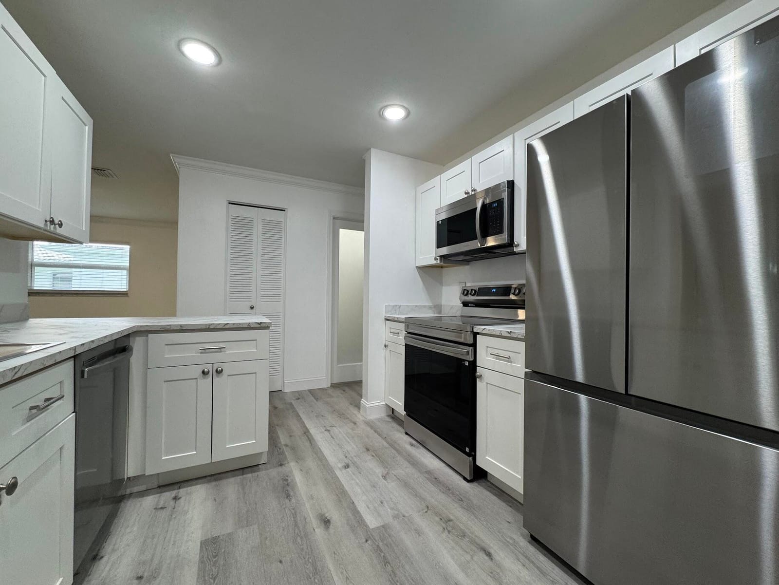 1331 W Campanelli Drive — photo 6